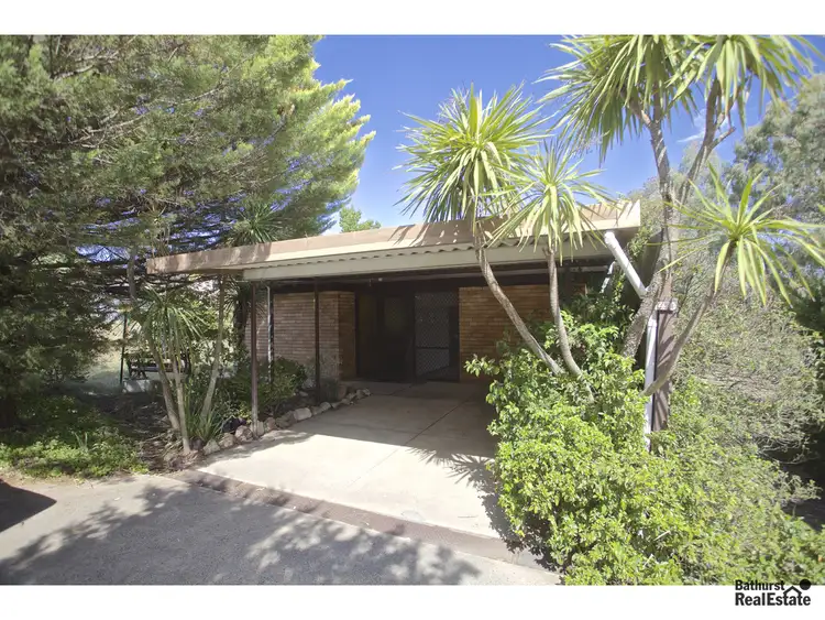 40 Bassett Drive, Bathurst NSW 2795
