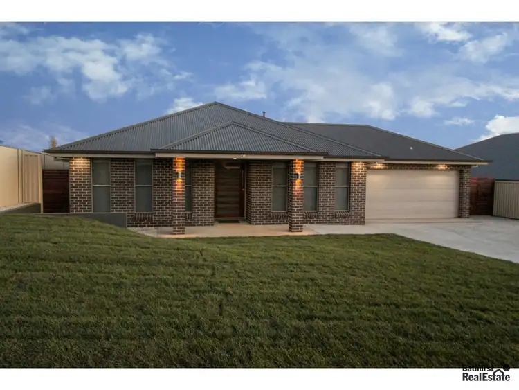 16 Keane Drive, Kelso NSW 2795