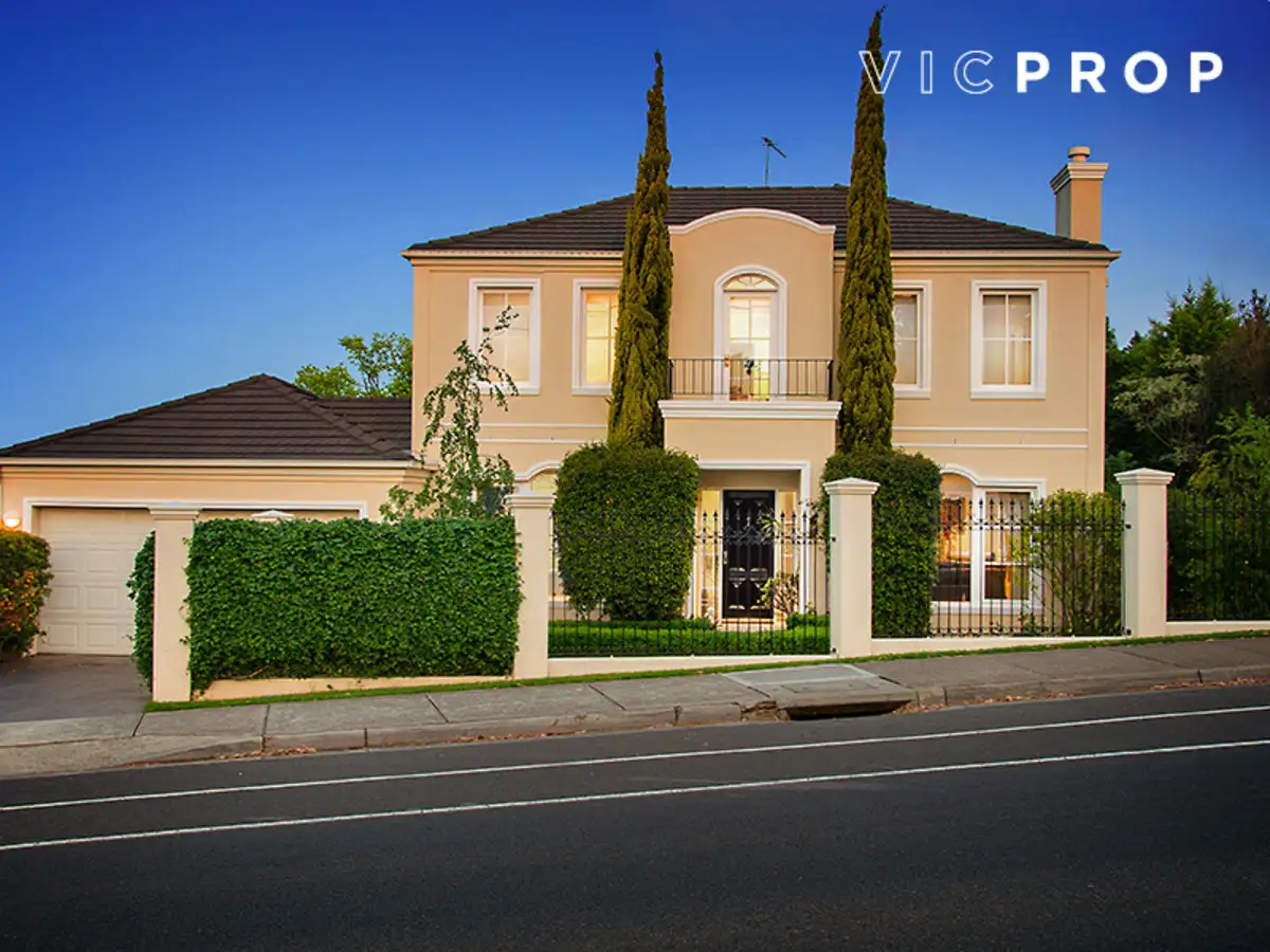 Main view of Homely townhouse listing, 1/376 High Street, Templestowe Lower VIC 3107