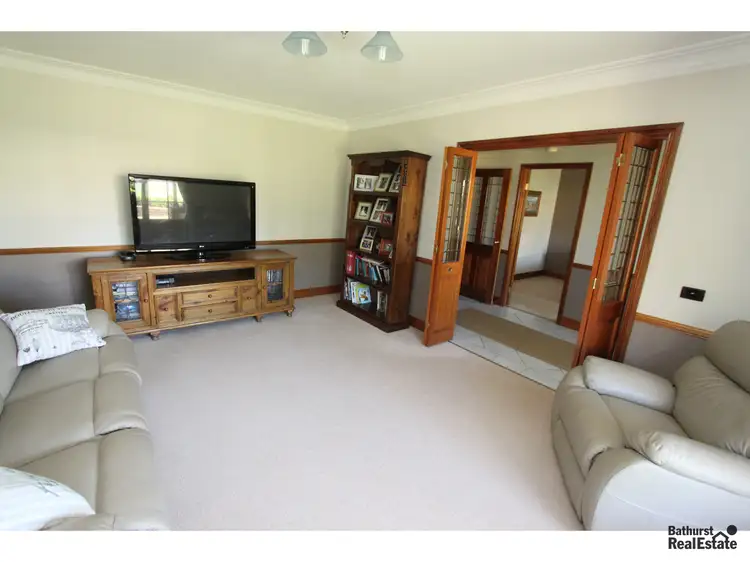 Third view of Homely house listing, 3 Dunoon Place, Bathurst NSW 2795