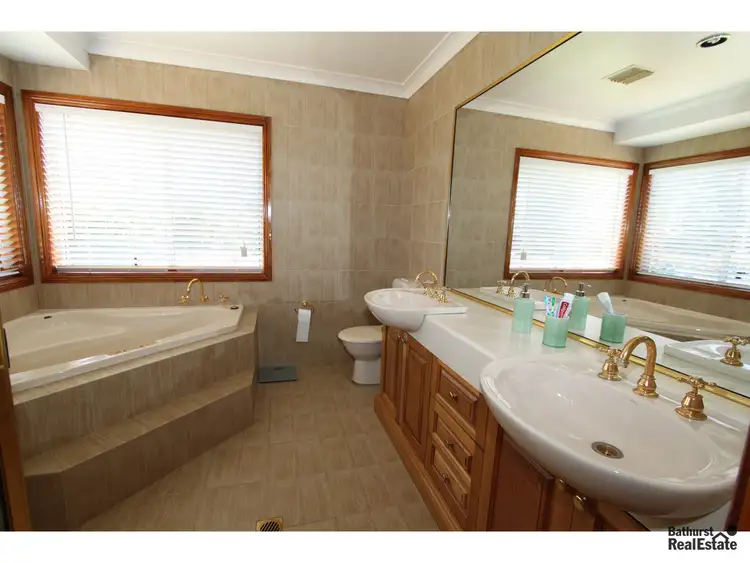 Sixth view of Homely house listing, 3 Dunoon Place, Bathurst NSW 2795