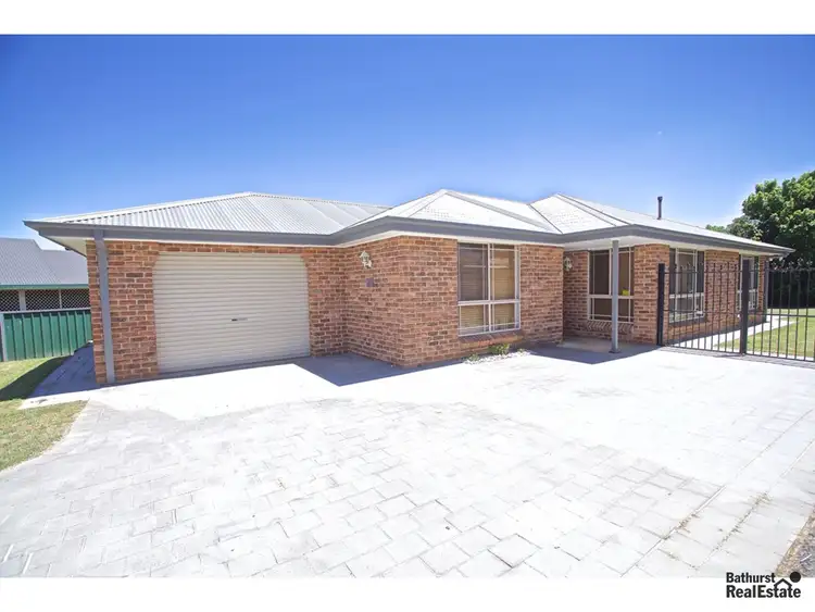 6 Horan Close, Kelso NSW 2795