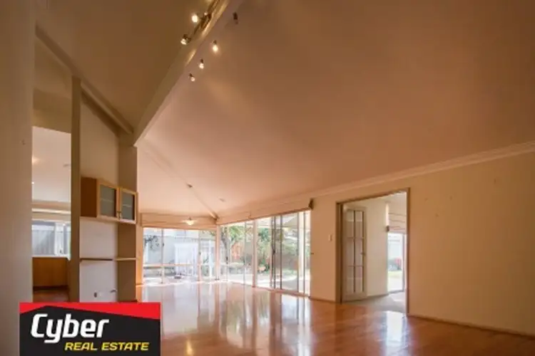 4 Clubb Court, Winthrop WA 6150