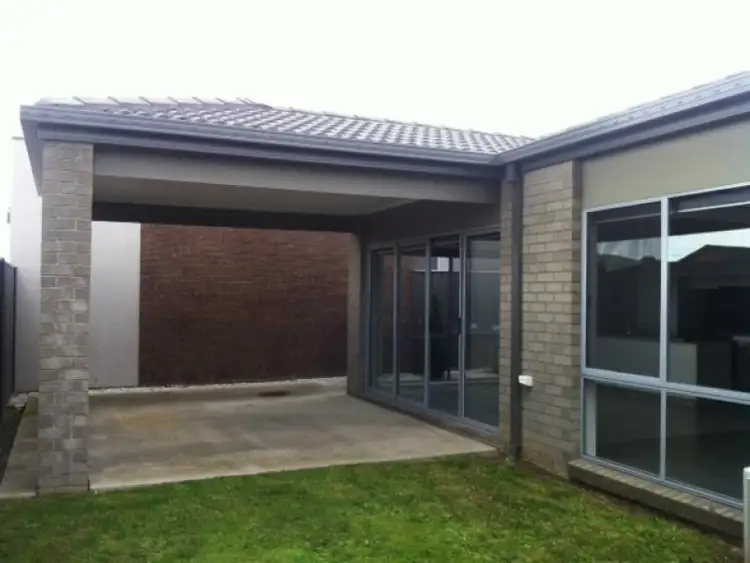 Sixth view of Homely house listing, 1 Sligo Court, Traralgon VIC 3844