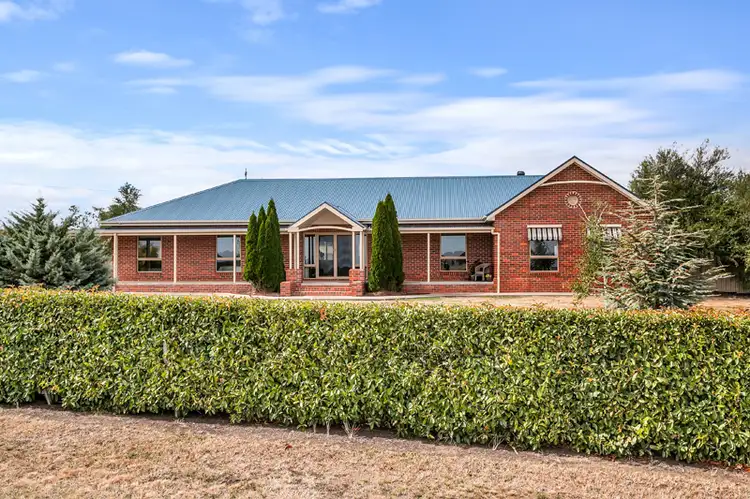 297 Grays Road, Kingston VIC 3364