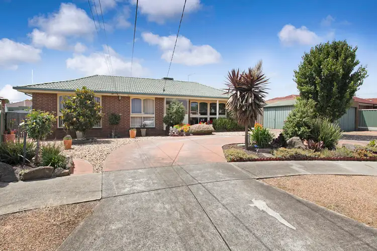 Second view of Homely house listing, 4 Acuba Close, St Albans VIC 3021