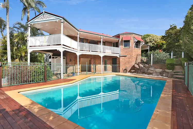 5 Larter Court, Brookfield QLD 4069