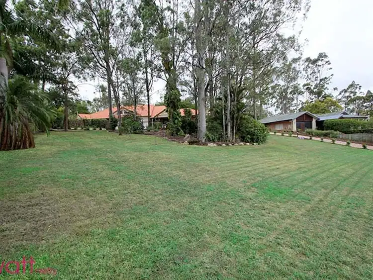 32 Oakmont Crescent, Albany Creek QLD 4035