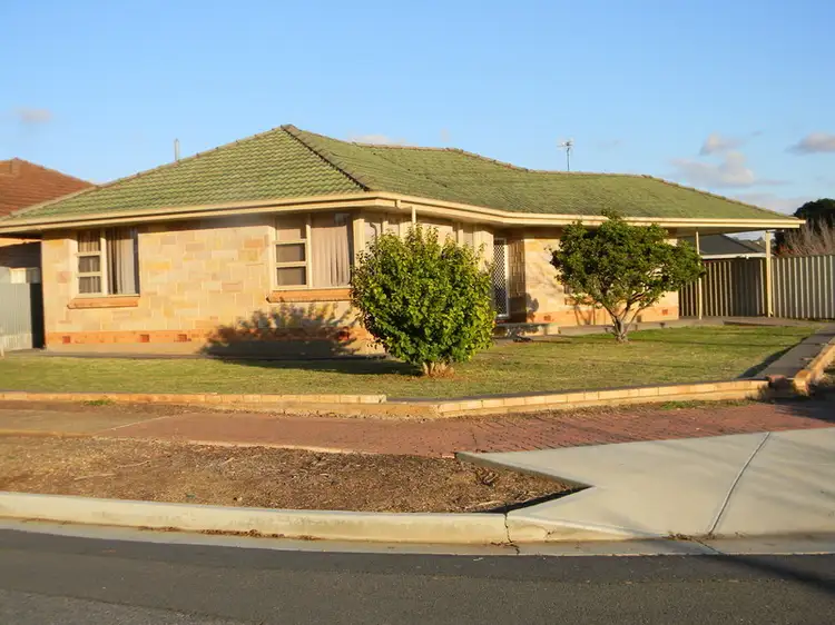 2 Woodland Road