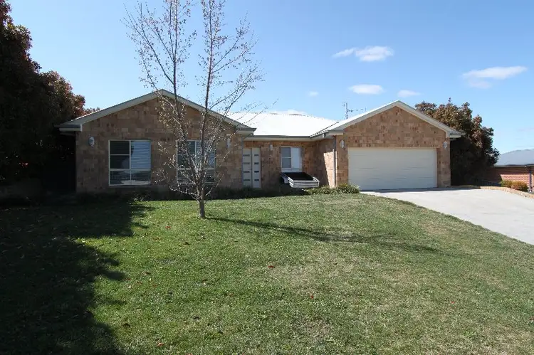 27 James Barnet Drive, Kelso NSW 2795