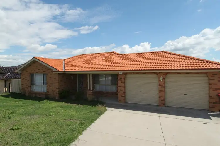 16 Emerald Drive, Kelso NSW 2795