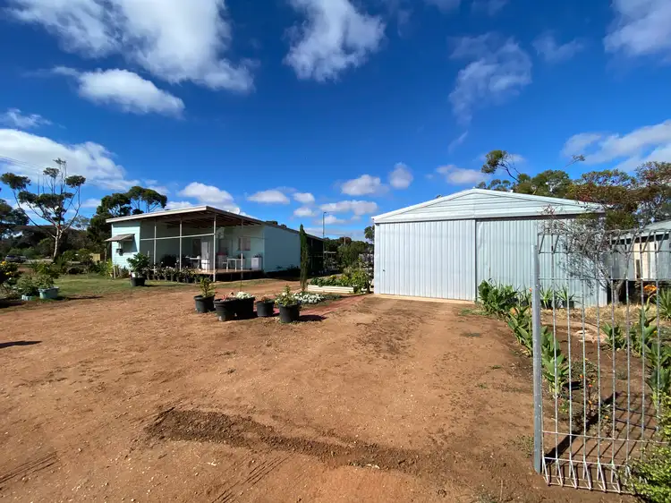 19 Main Street, Lipson SA 5607