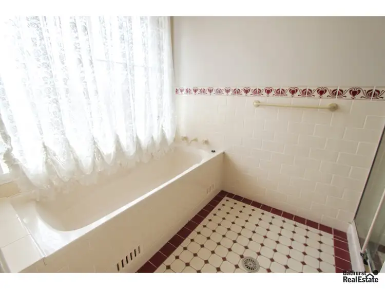 Fourth view of Homely house listing, 5 Weal Place, Bathurst NSW 2795