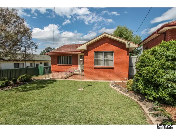 6 Esrom Street, Bathurst NSW 2795
