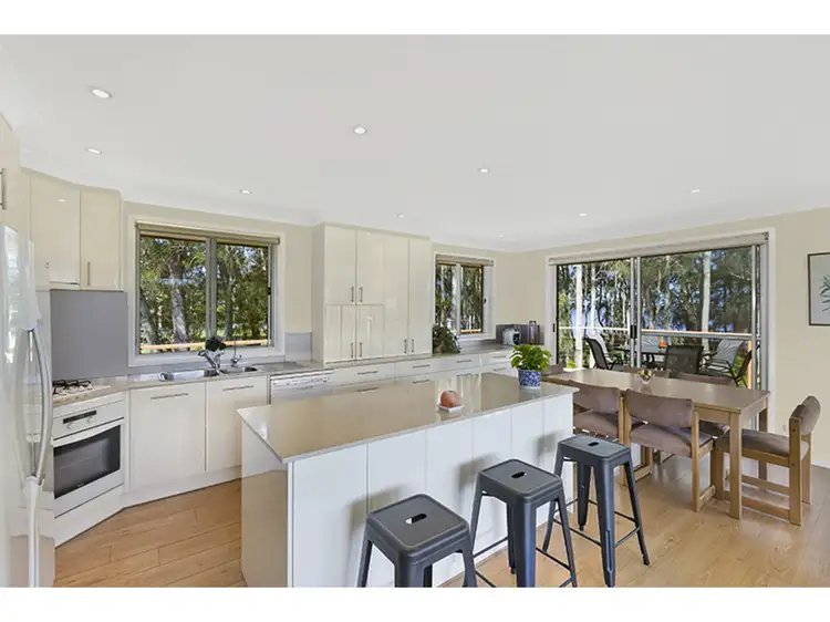 2 February Street, Tuggerawong NSW 2259
