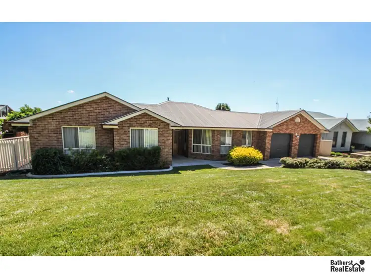 15 Carlyle Avenue, Bathurst NSW 2795