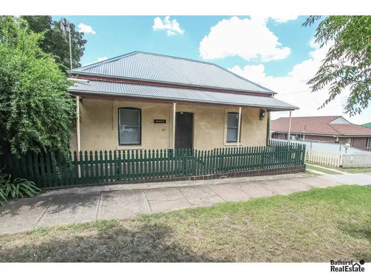 211 Keppel Street, Bathurst NSW 2795