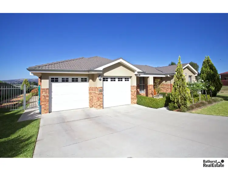 Main view of Homely house listing, 10 Caples Close, Kelso NSW 2795