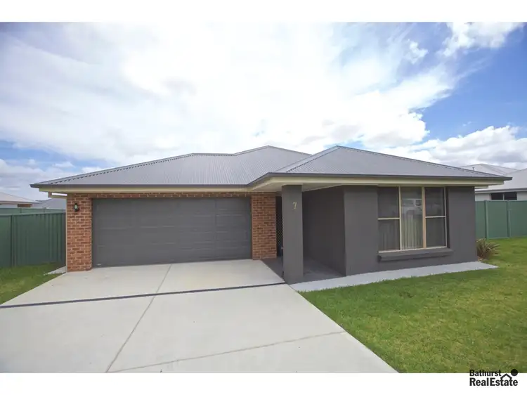 7 Miller Street, Bathurst NSW 2795