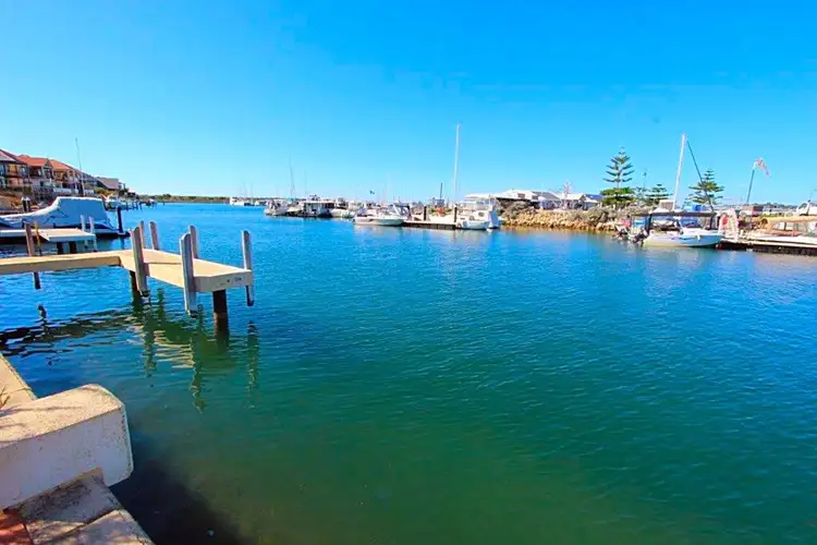 15 Avocet Island Quays, Wannanup WA 6210