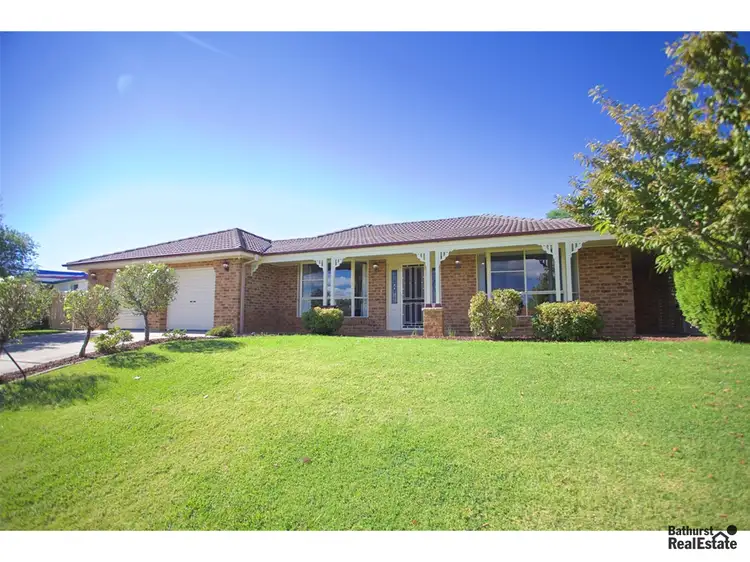 30 Country Way, Bathurst NSW 2795