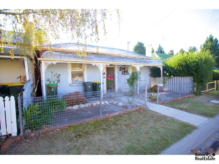 11 Lord Street, Bathurst NSW 2795