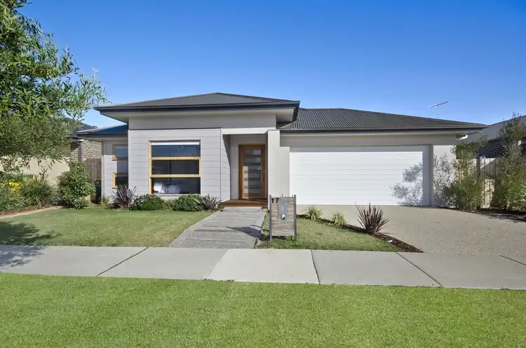 17 Rochford Drive, Armstrong Creek VIC 3217