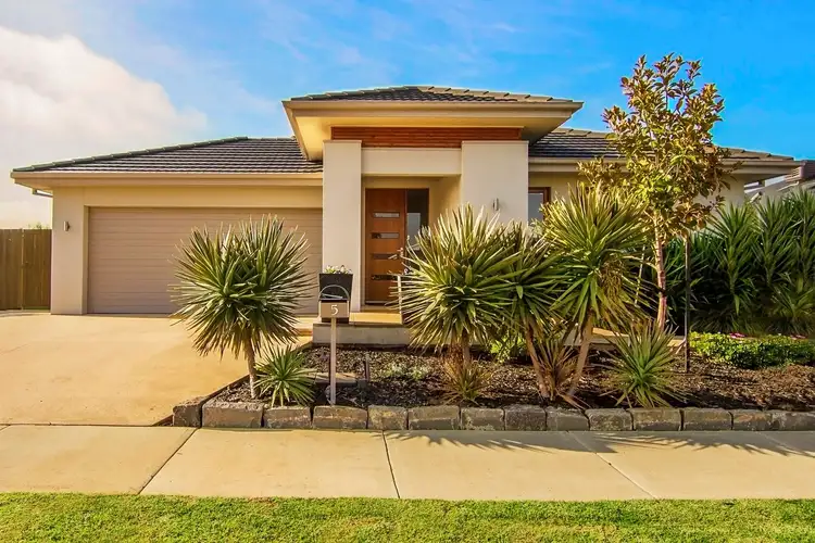 5 Silky Oak Lane, Armstrong Creek VIC 3217