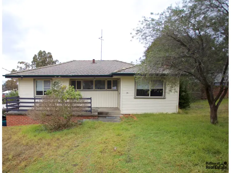 16 White Street, West Bathurst NSW 2795
