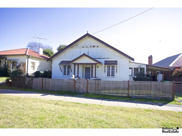 7 William Street, Bathurst NSW 2795