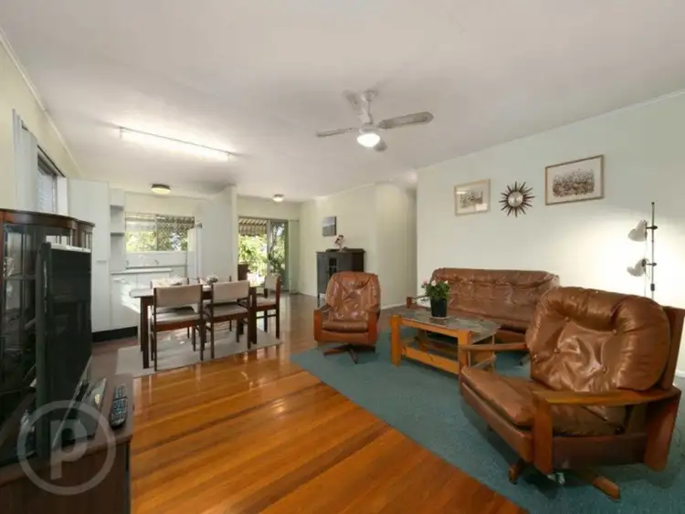 Second view of Homely house listing, 8 Muirlea Street, Oxley QLD 4075