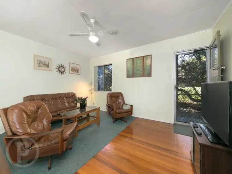 Third view of Homely house listing, 8 Muirlea Street, Oxley QLD 4075