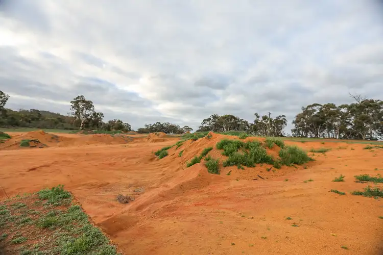 425 Eadine Road, Clackline WA 6564