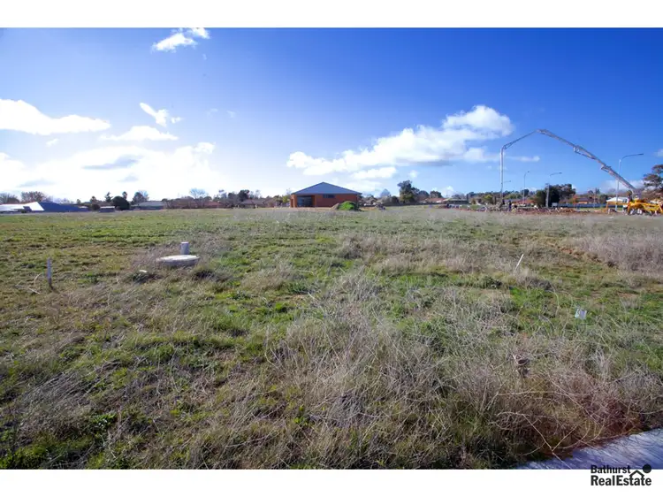 12 Poate Street, Bathurst NSW 2795