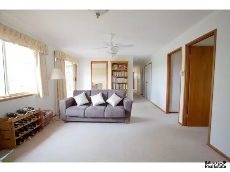 Fifth view of Homely house listing, 10 Hicks Close, Bathurst NSW 2795
