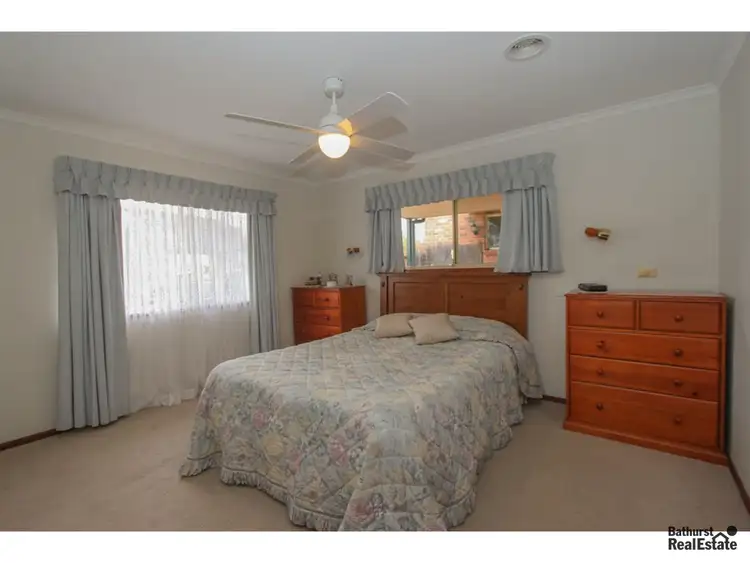 Seventh view of Homely house listing, 10 Hicks Close, Bathurst NSW 2795