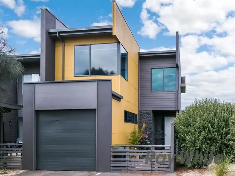 1 Seaspray Place, Torquay VIC 3228