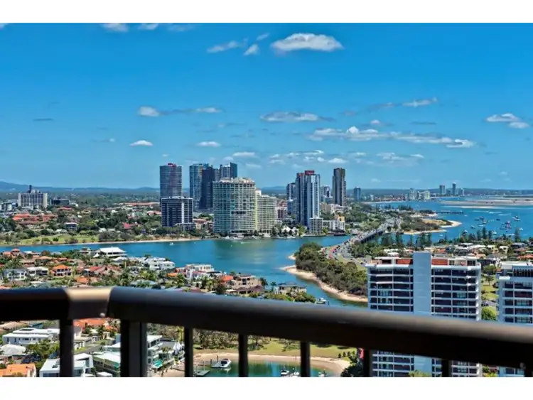147/8 Admiralty Drive, Paradise Waters QLD 4217
