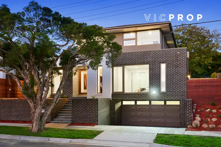 8 Ralund Road, Doncaster VIC 3108