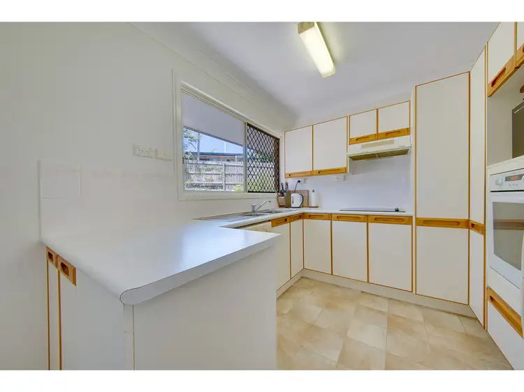 7 Seahorse Crescent, Lammermoor QLD 4703
