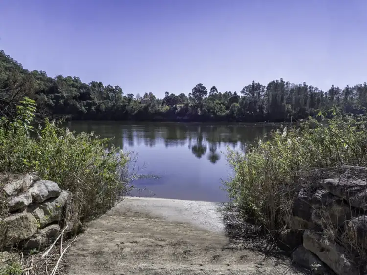 825 River Road, Lower Portland NSW 2756