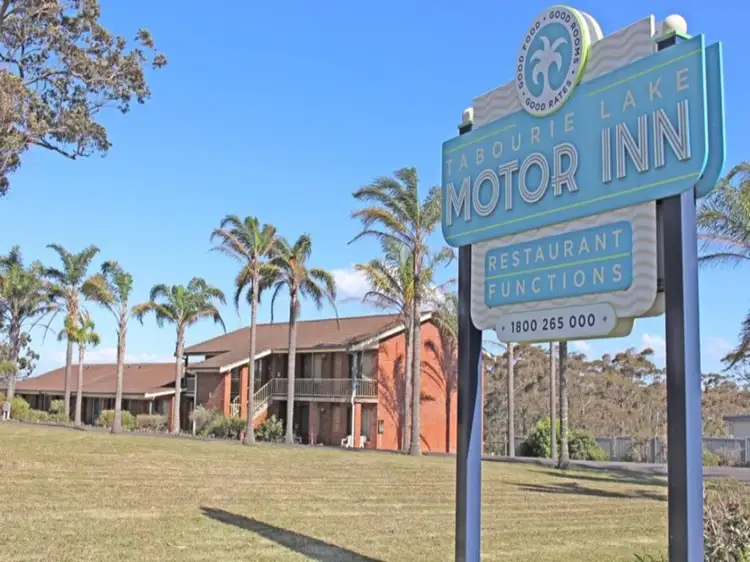 5 Weymouth Road, Lake Tabourie NSW 2539