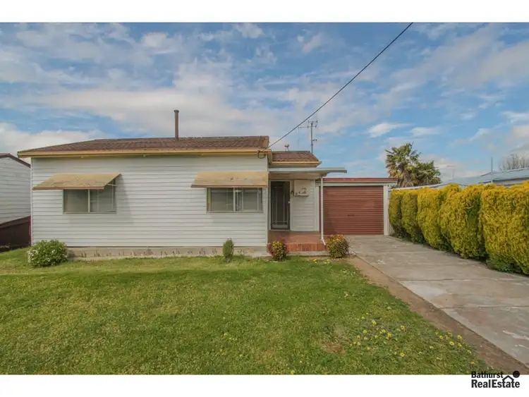 4 Pacific Way, West Bathurst NSW 2795