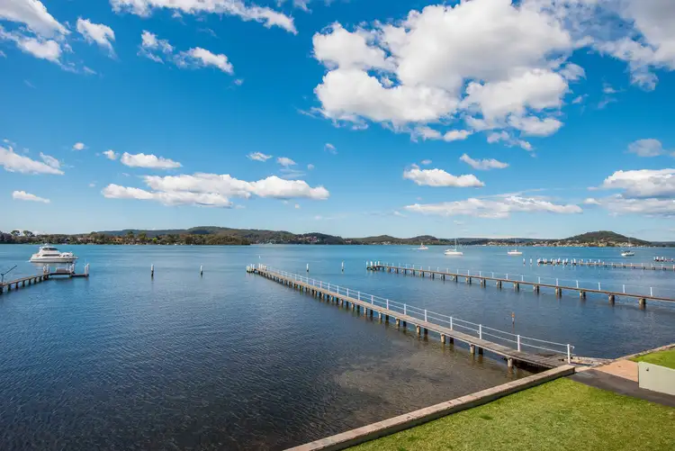 2/27 Kurrawa Avenue, Point Clare NSW 2250