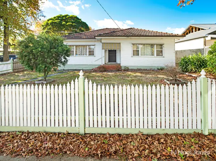 7 Menin Road, Nunawading VIC 3131