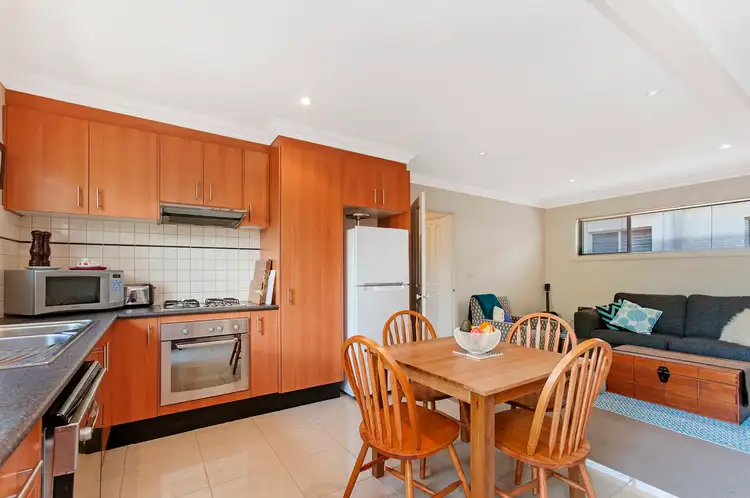 Second view of Homely unit listing, 2/40 Griffin Street, Hamilton VIC 3300