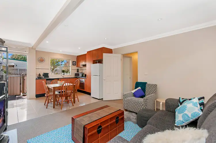 Third view of Homely unit listing, 2/40 Griffin Street, Hamilton VIC 3300
