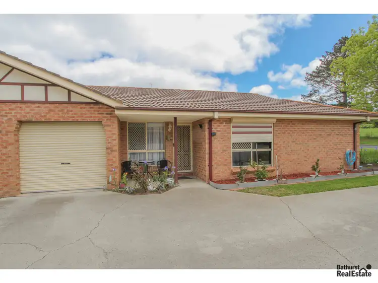 Main view of Homely villa listing, 1/64 Bonnor Street, Kelso NSW 2795