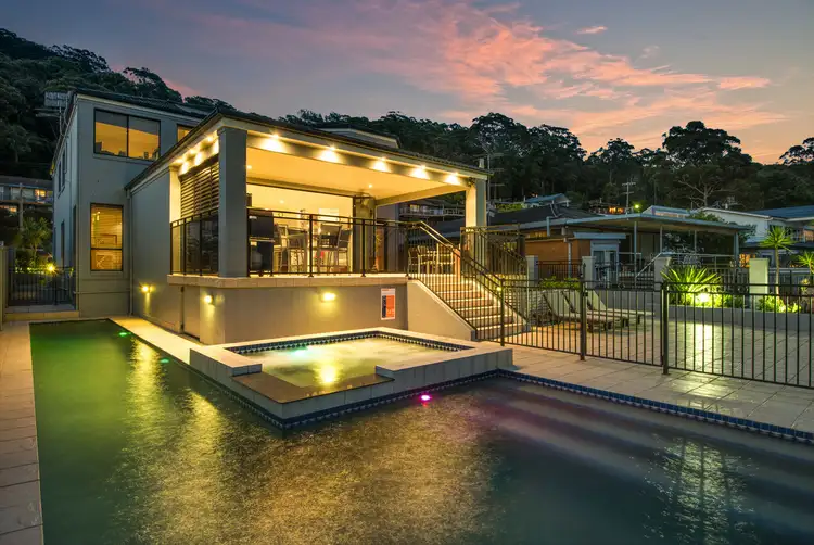 98 Broadwater Drive, Saratoga NSW 2251