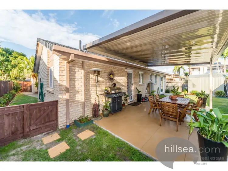 2/6 Jannie Court, Labrador QLD 4215